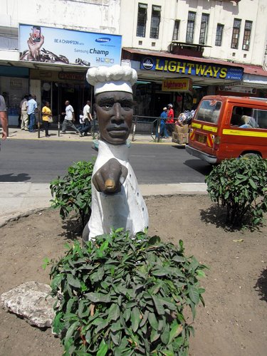 MombasaKenya-statue